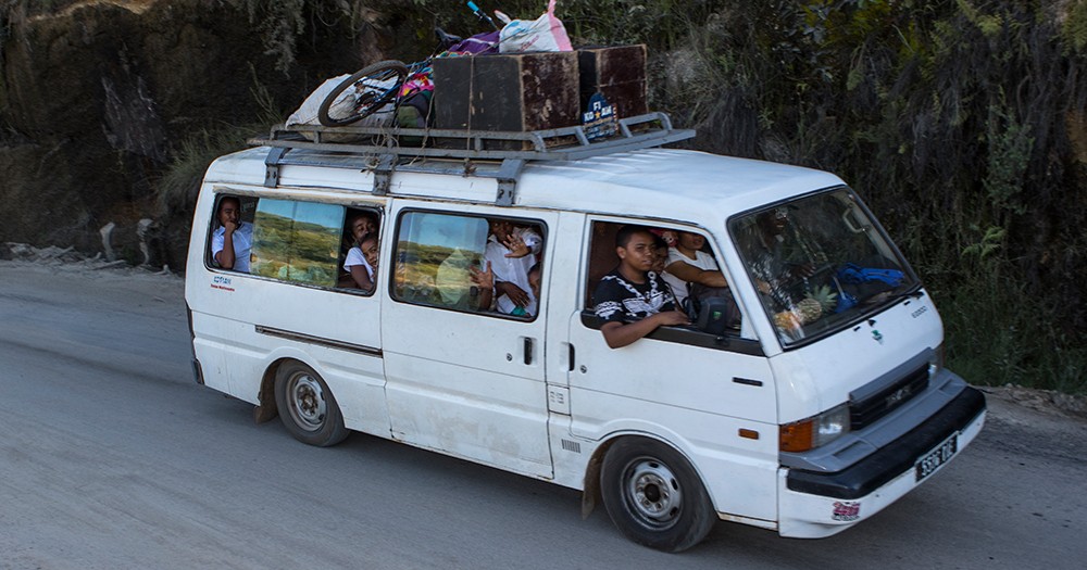 Madagascar Travel Guide - Taxi Brousse